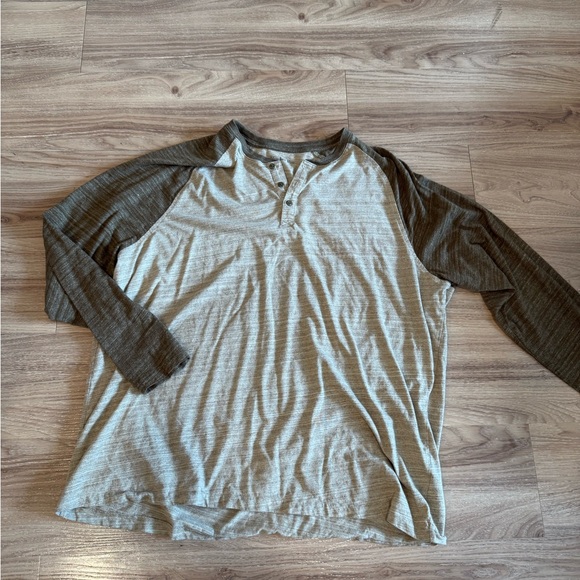 Men's Casual Gray and Brown Button Down Shirt - Picture 1 of 2